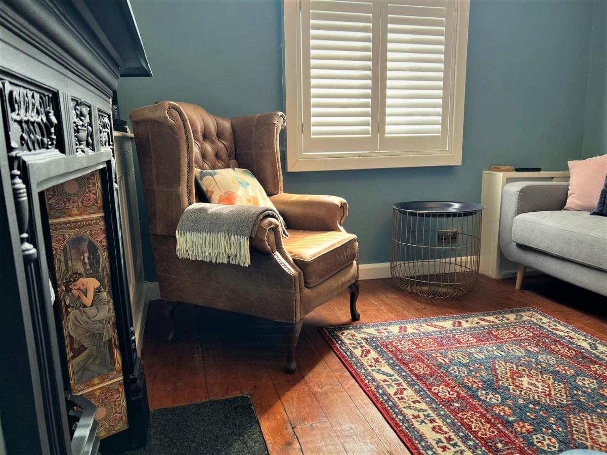 Holiday home Escape 2 Unwind, Victorian Elegance - Sleeps 6 *
